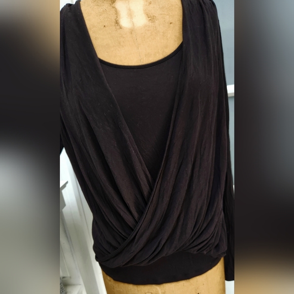 MICHAEL KORS LS Black Wrap Front Top EUC - Picture 2 of 6